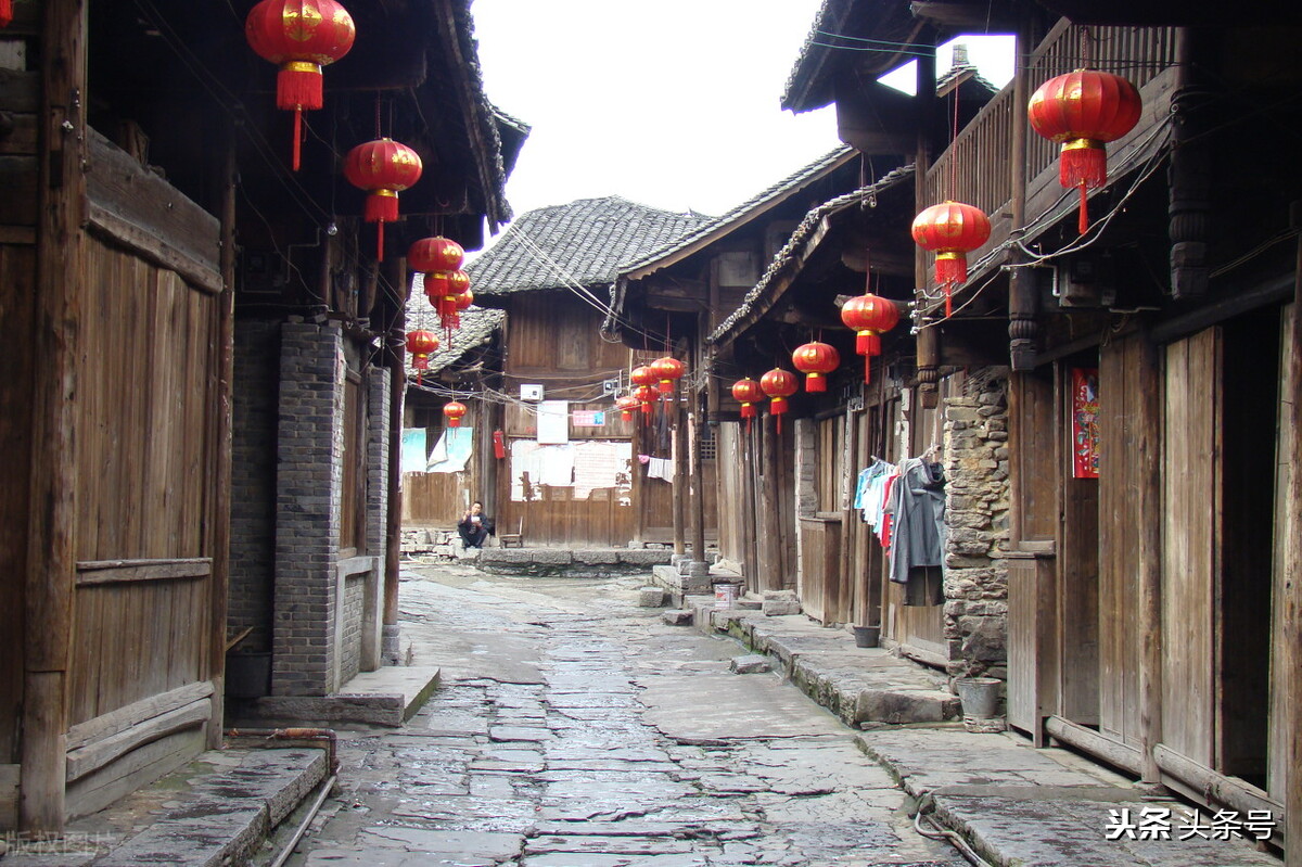 黄果树荔波小七孔苗寨镇远两日游,千户苗寨梵净山黄果树三日游