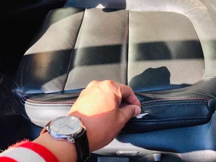 真皮座椅破了一点皮还在上面,汽车真皮座椅破了如何修复