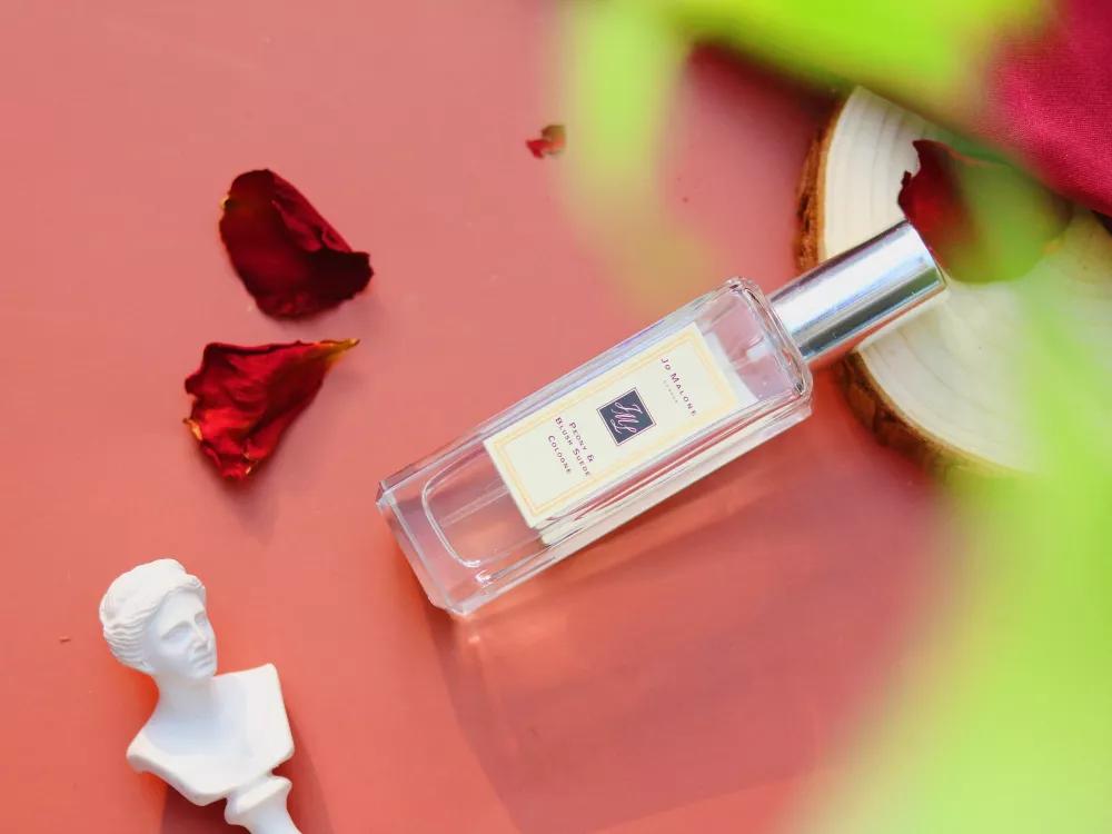 几款香水推荐让你优雅又甜美,七款经典香水总有一款适合你