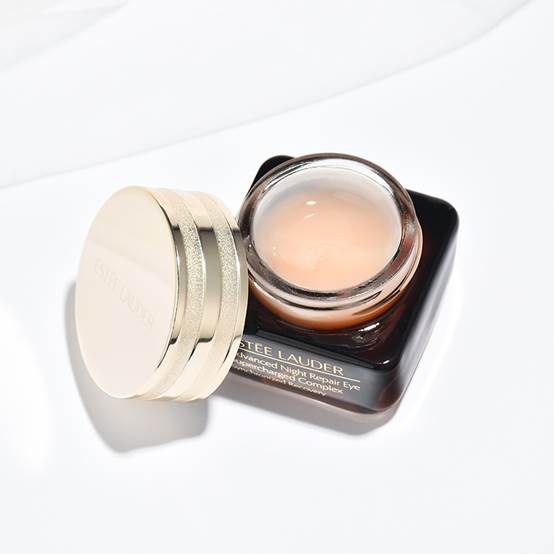 眼部保养眼霜不可少,眼部护理抗皱紧致眼霜