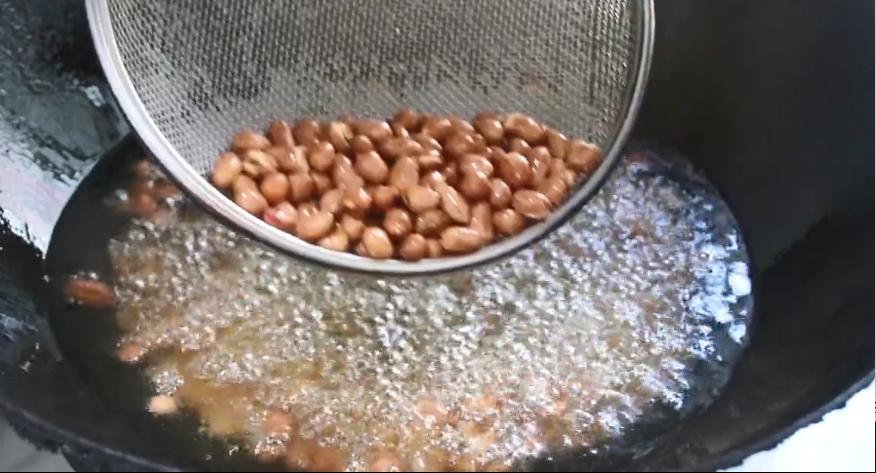 炸花生米炸糊怎么做,炸花生米怎样做不返潮