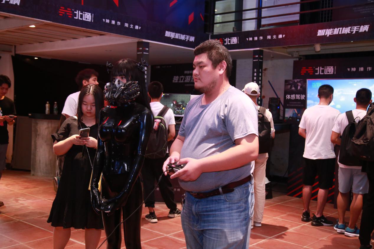 北通宙斯精英手柄缺点,北通宙斯白金版游戏手柄开箱