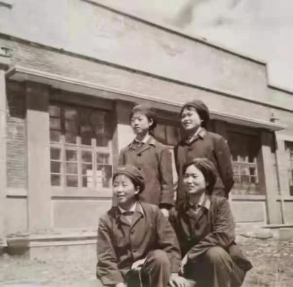 在*藏西**,我们的第三*战野**医院,我们的芳华……