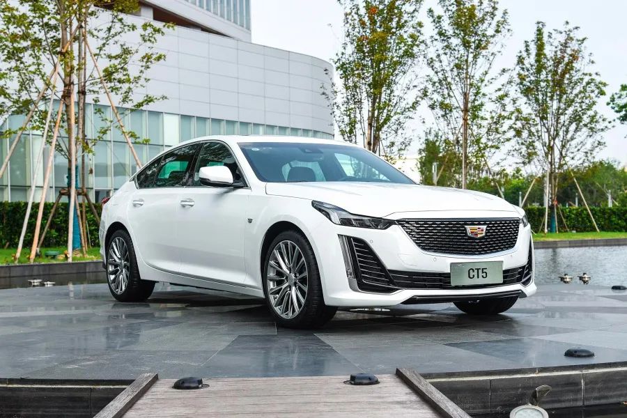 全款买一台凯迪拉克ct5的养车成本,小保养花了380贵吗