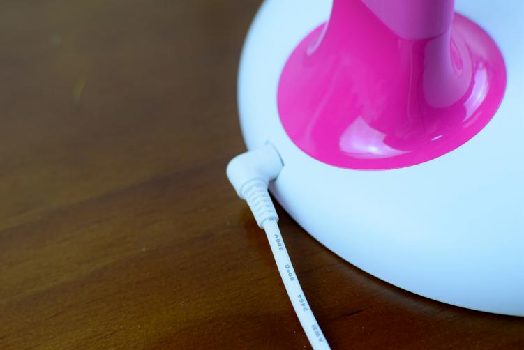 保护儿童眼睛用什么台灯,保护孩子视力选电视还是投影仪