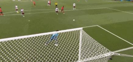 张琳芃被对手倒钩踢头,张琳芃被爆头