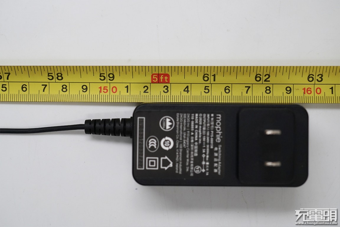 mophie二合一无线充电底座,mophie推出四合一无线充电器