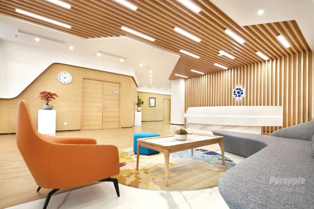 简约办公室装修案例实景照片,100多平办公室装修设计高端感