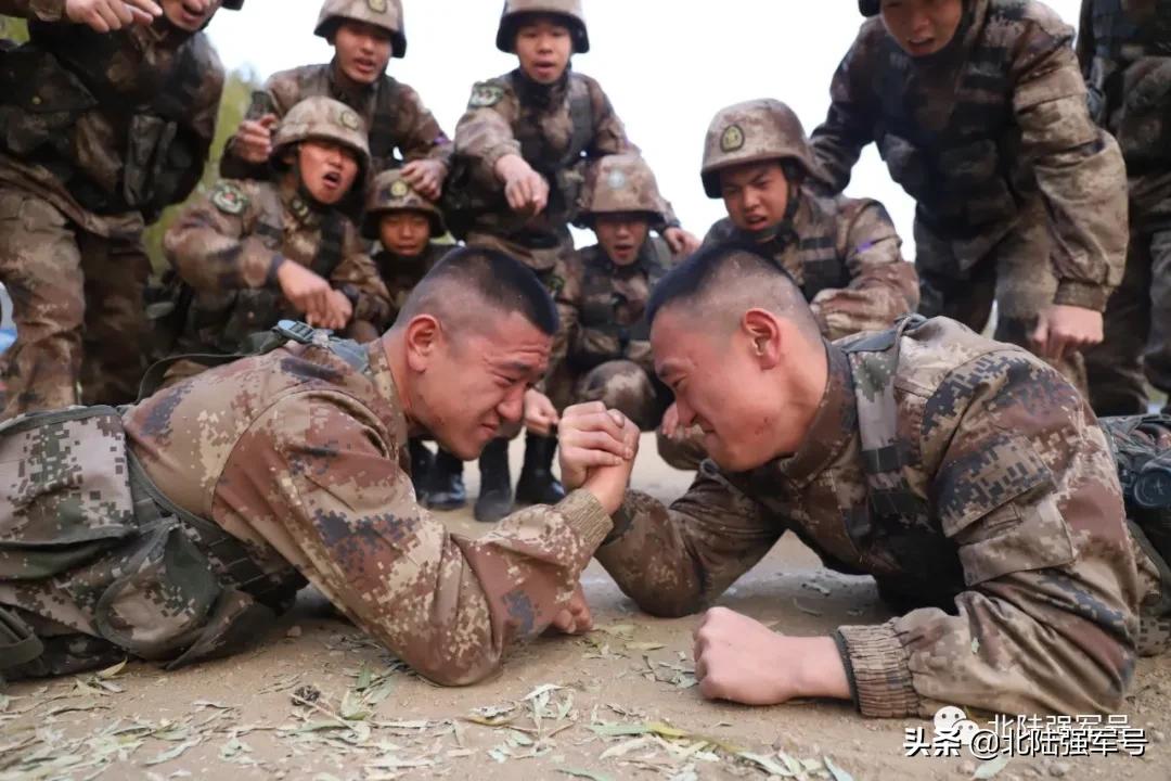 军营里的双胞胎兄弟,双胞胎兄弟真假教官