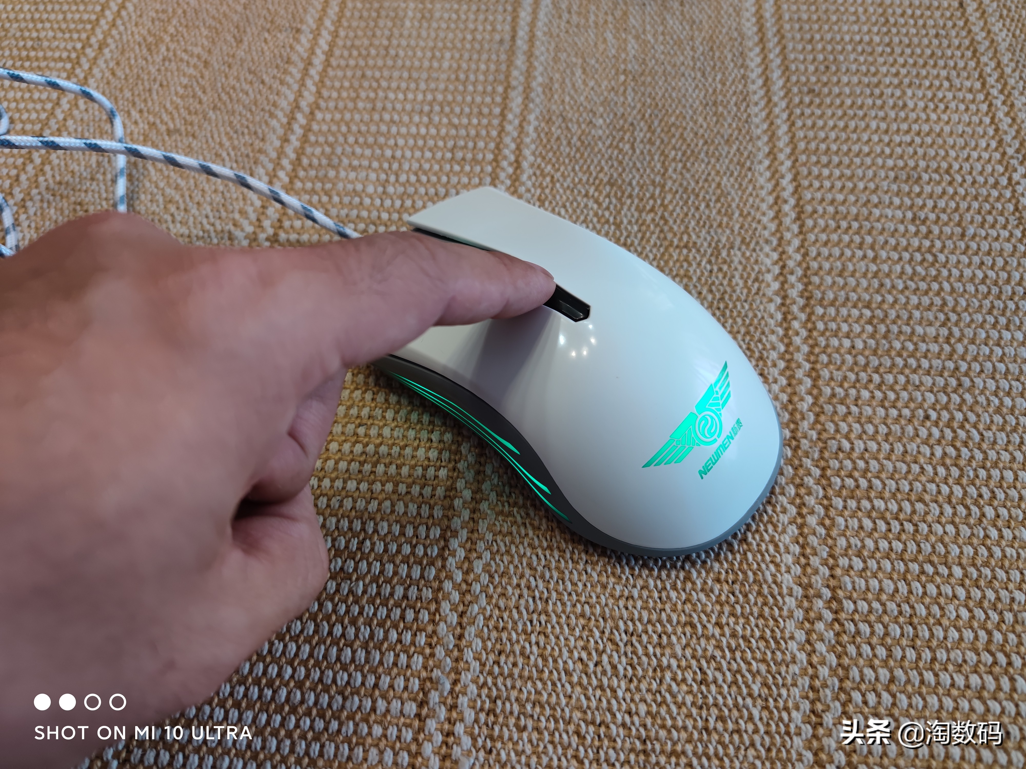 欧姆龙鼠标微动开关盖子如何拆,欧姆龙蓝点微动鼠标