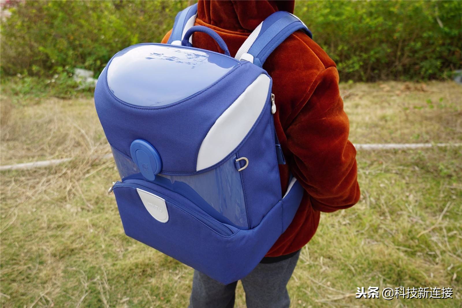 米兔书包新款,米兔书包2代与3代的差别