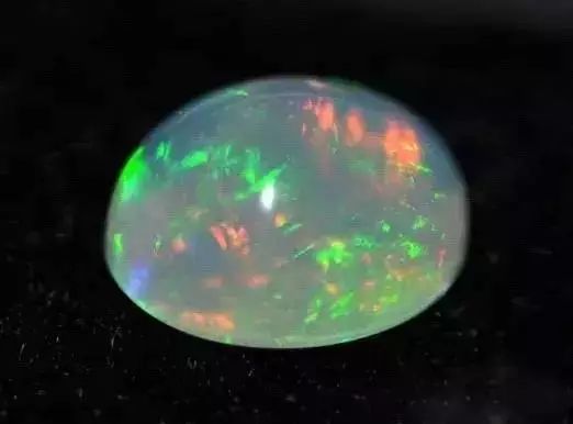 会发光的蛋白石就是欧泊？教你几招鉴别的法子