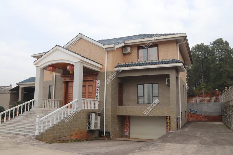 自家建房落水管放在墙里还是墙外,农村建房天沟落水管怎样装才合适