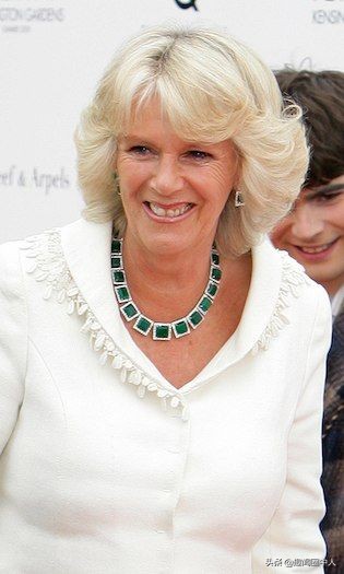 祖母绿国风项链,凯特王妃戴什么颜色的项链