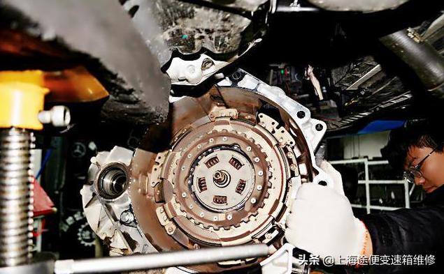 尚酷7速干式双离合坏了的症状,大众尚酷干式双离合变速箱漏油