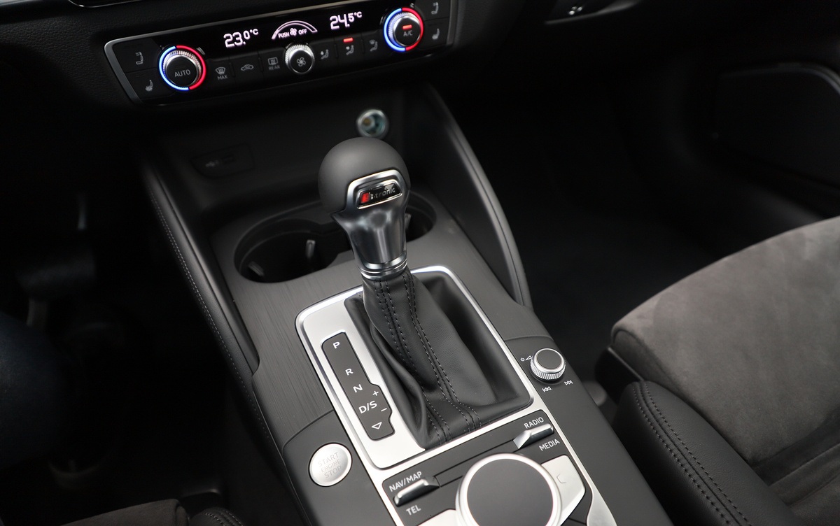 双门四座的顶级豪车,两百万舒适度最好的四座敞篷车