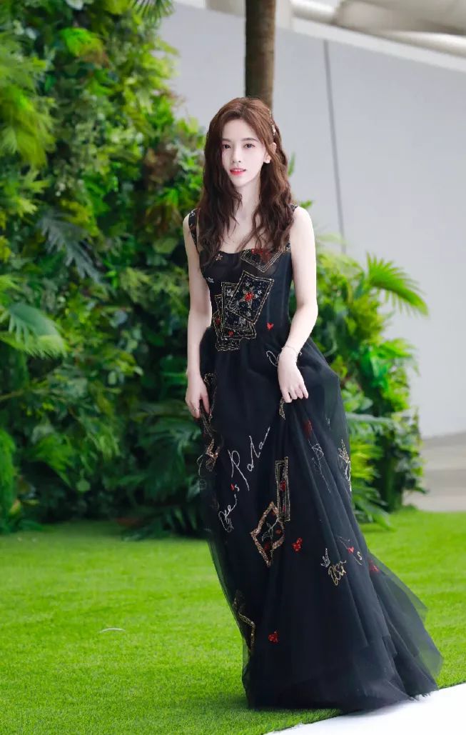 鞠婧祎李艺彤honey舞台,鞠婧祎港风复古妆容