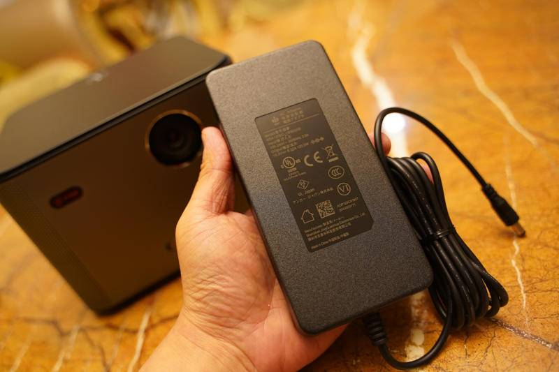 大眼橙投影仪家用x7m智能投影,极米和大眼橙x7d投影仪对比