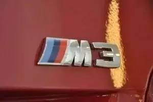 车屁股字母都是什么意思,车屁股后面一排英文字母是什么车