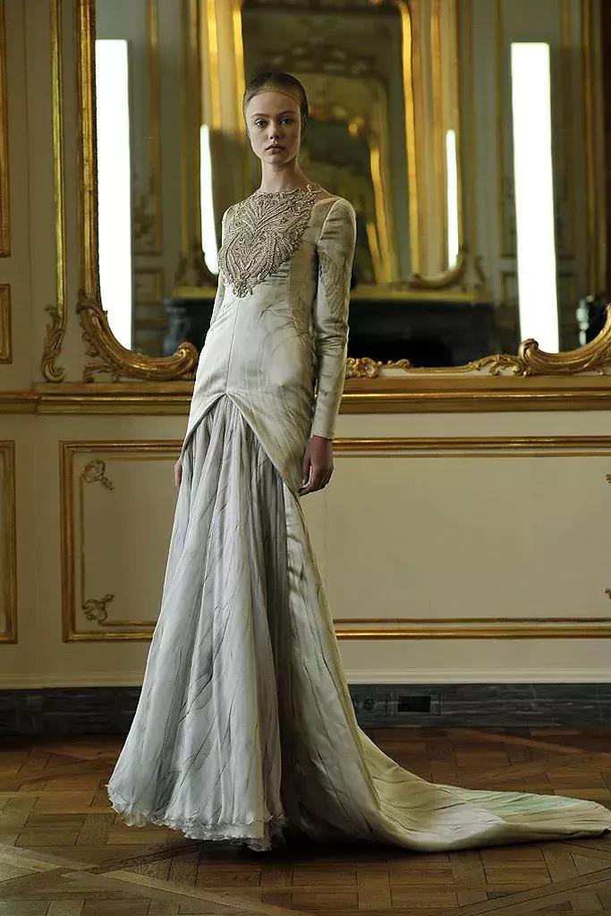 亚历山大麦昆作品效果图,亚历山大麦昆银色细闪