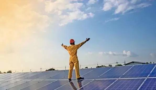 光伏首富2017,光伏首富沉浮录完整版