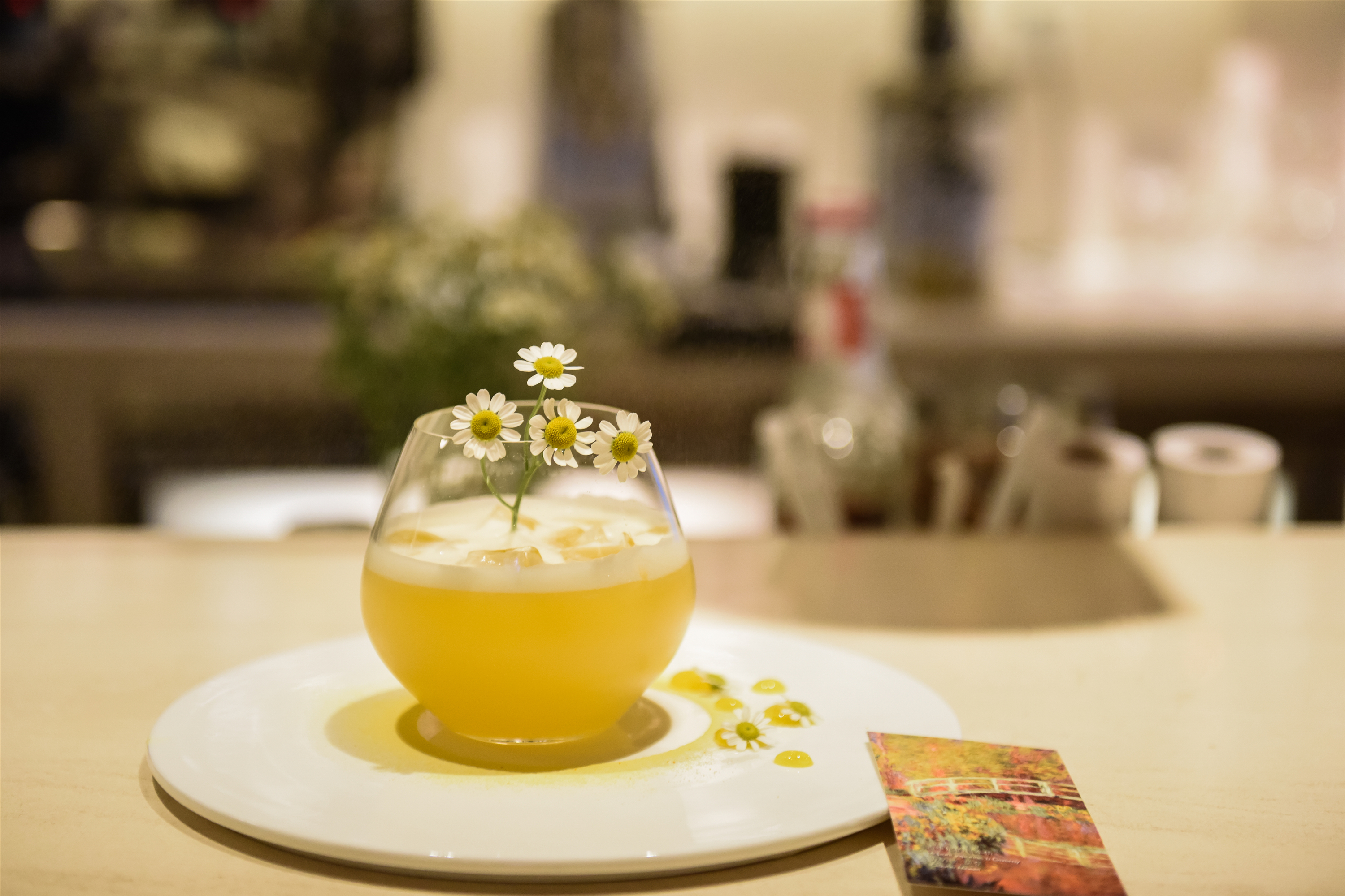 北京王府井又多了间超高颜值茶聚场，超现实主义印象派茶园