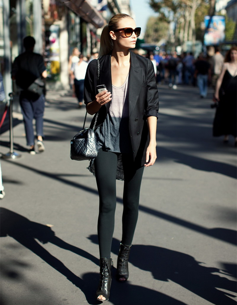 跟着抖音小姐姐们种草小脚魔术裤，这个秋天你就是腿精本精