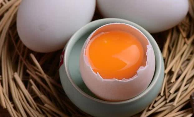 起沙流油的咸鸭蛋美味好吃,怎样腌出流油好吃的咸鸭蛋