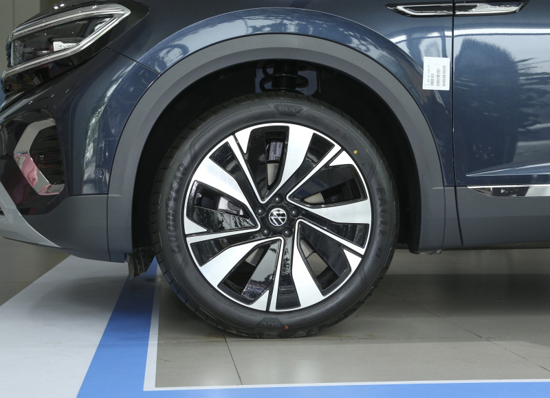 别克昂科旗6座对比揽境,大众揽境对比昂科旗驾驶感受