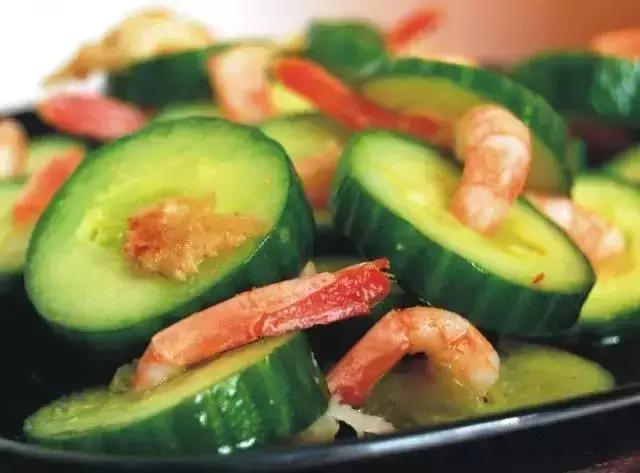 油焖醋溜白菜大虾的家常做法,小河虾炒小黄豆芽鸡蛋焖子做法