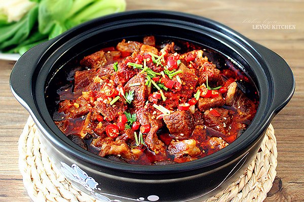 牛肉火锅最正宗做法,牛肉火锅的最正宗的做法视频