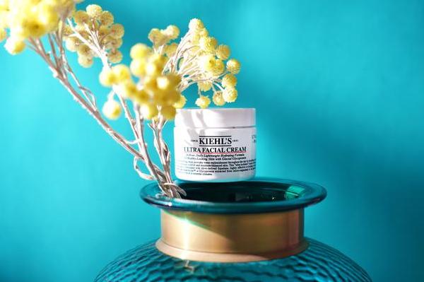 极致保湿面霜,精心补水保湿抗皱面霜