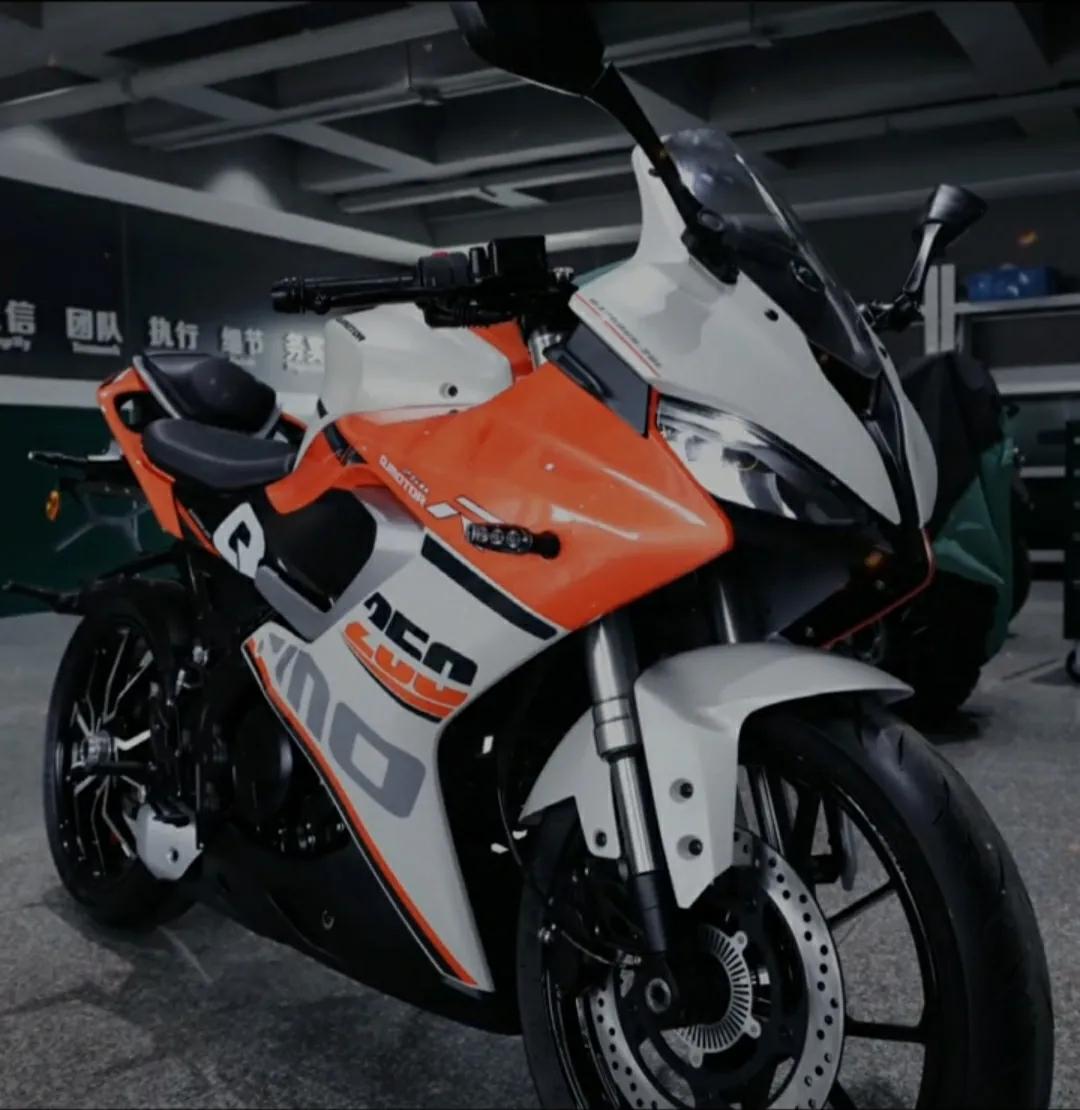 qjmotor赛250新车售价,qjmotor赛250青春版是单摇臂吗