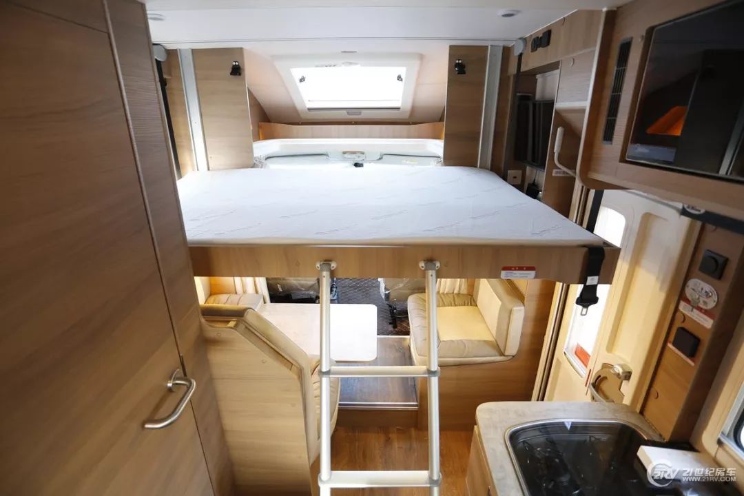 新款依维柯欧胜ad02后拓展房车,手动挡依维柯欧胜拓展房车大全