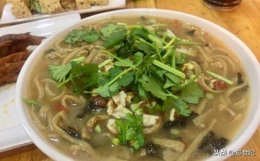南阳芝麻叶糊涂面条正宗做法,南阳美食芝麻叶面条