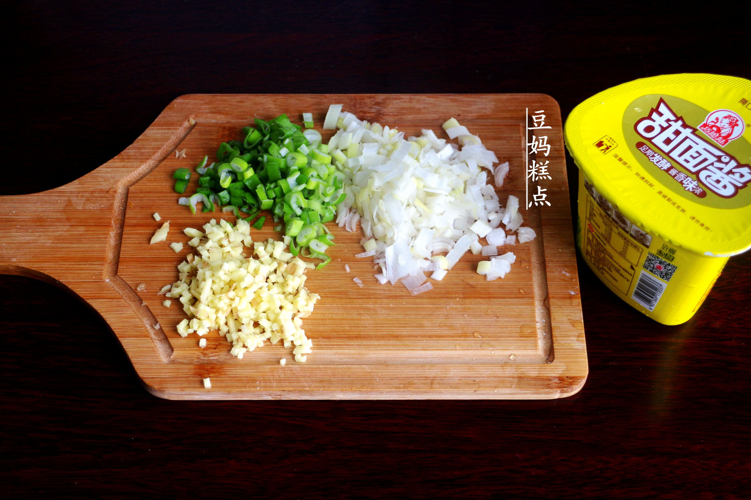 和儿子学做包子,老北京正宗酱肉包