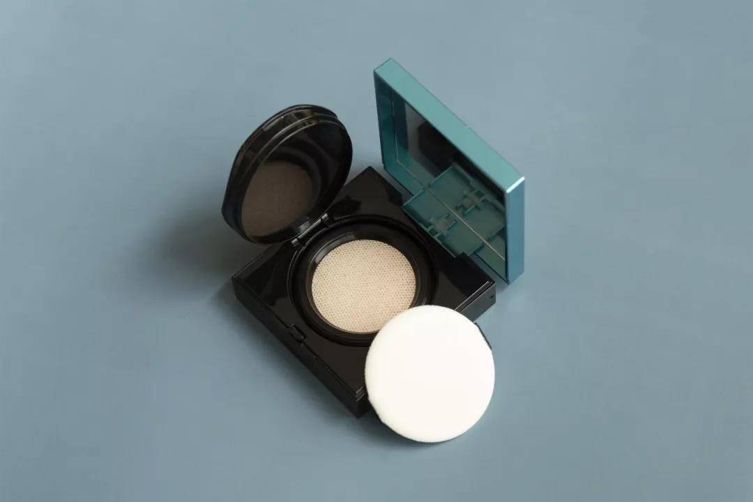 适合秋冬季用的大牌持妆气垫,小巧方便携带的大牌气垫