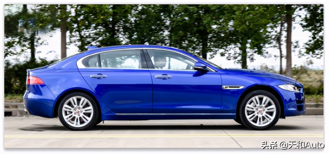 路试英伦礼遇捷豹xel,捷豹xel英伦绿夜晚效果