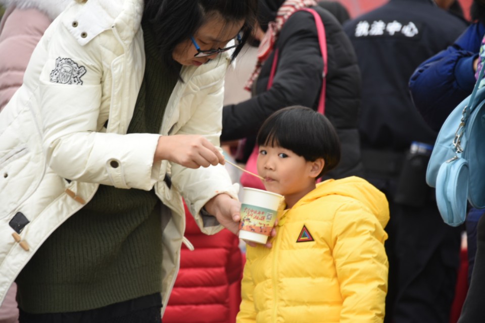 喂你吃颗鱼丸——湘湖冬日里最质朴的感动（尼康28-300）