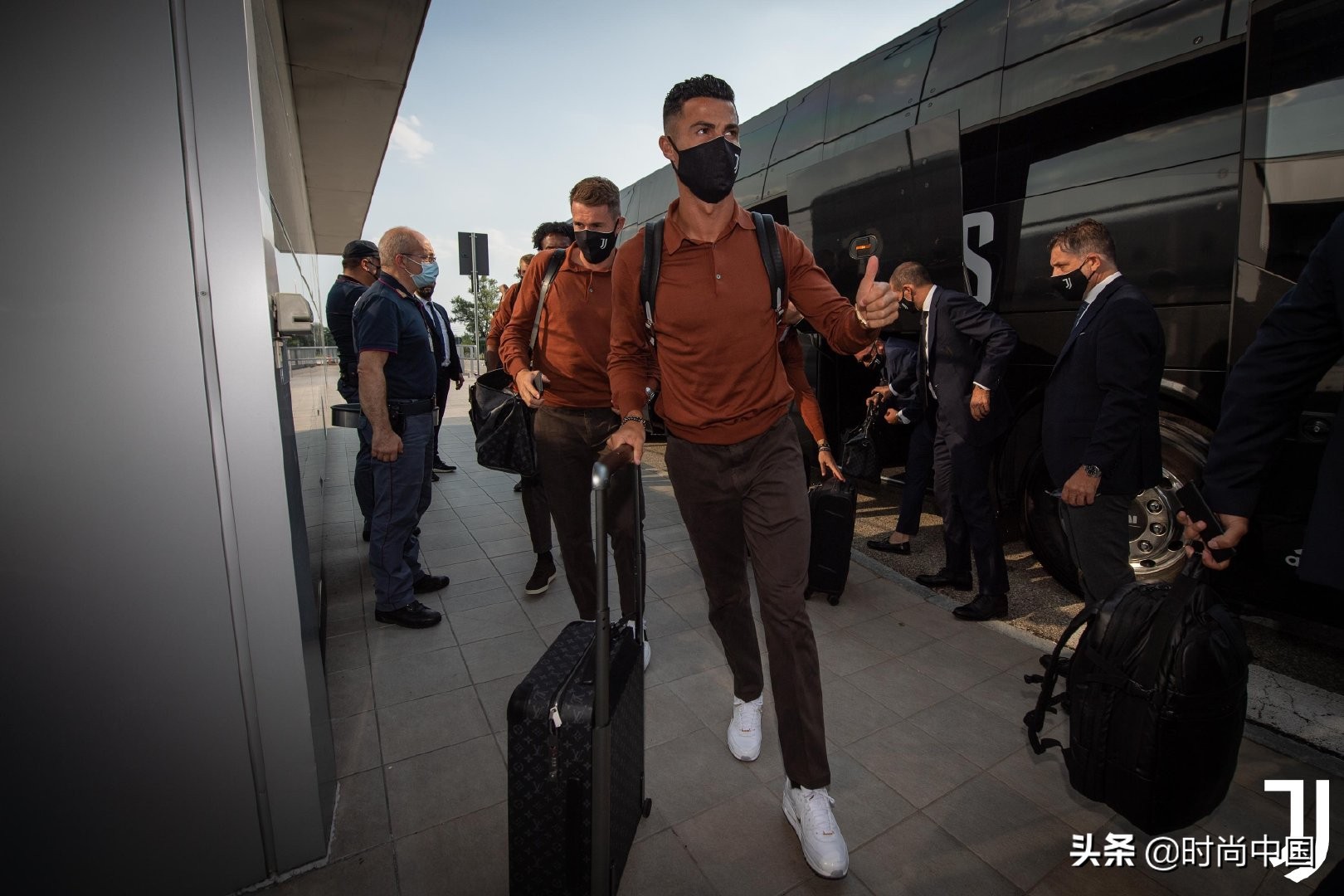 人类高质量生活服饰,人类高质量服装