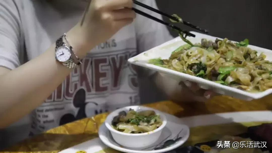 武汉美食牛肉面20块一碗,武汉好吃的老碗面