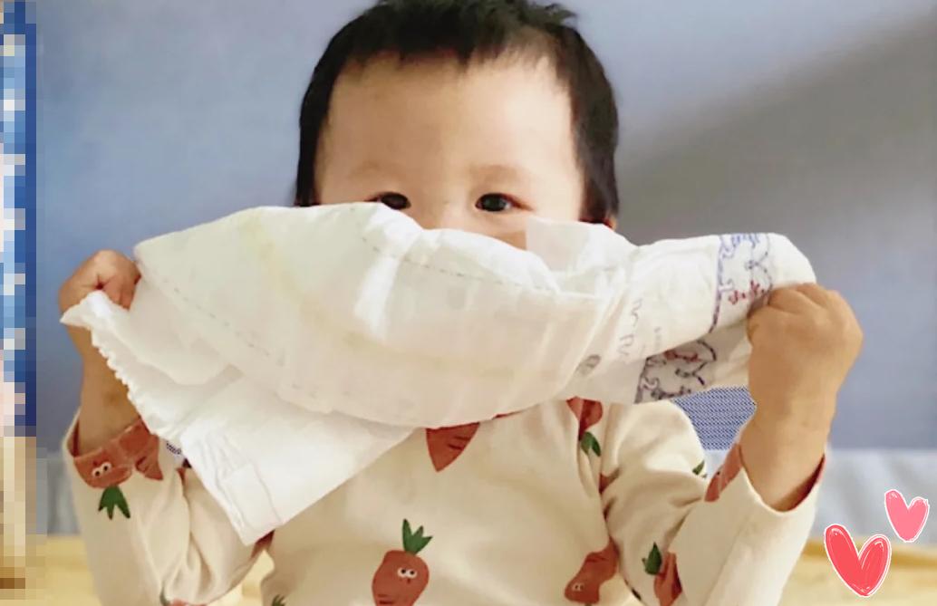 宝宝怎么穿拉拉裤才正确,宝宝穿拉拉裤的正确姿势