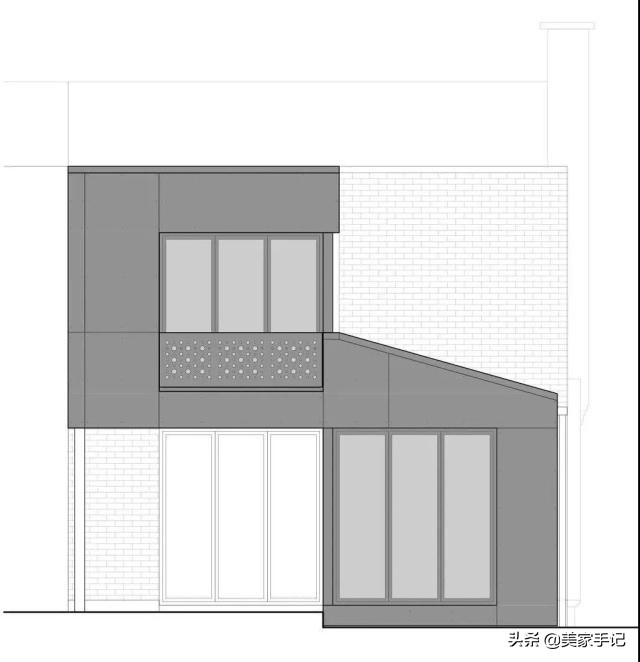她在别墅外墙搭了个“黑盒子”，从而多出了间阳台和厨房！太聪明