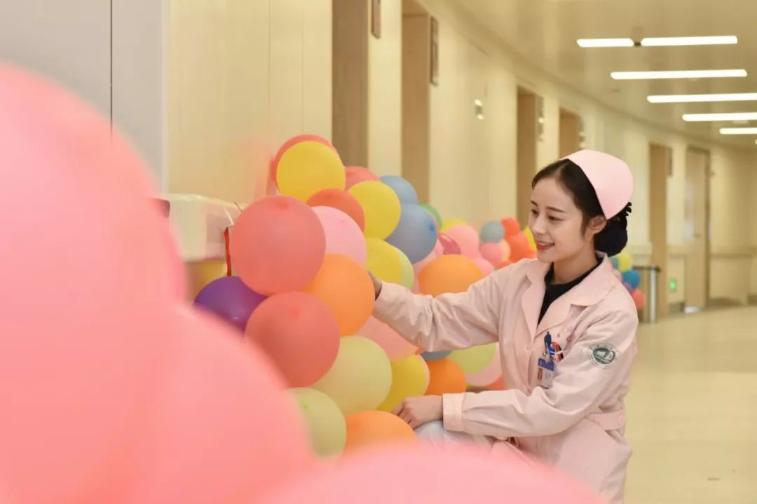 想进医院当护士,想进医院当个护士应该找谁