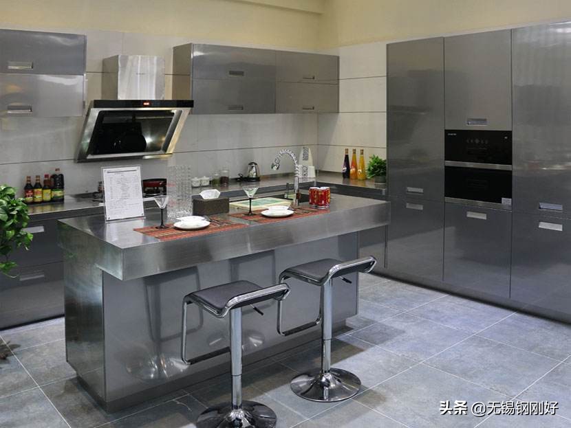 不锈钢材料是厨房的最佳选择,厨房有必要全部做不锈钢吗