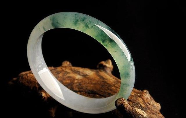 翡翠最新造假手段,常见的翡翠造假