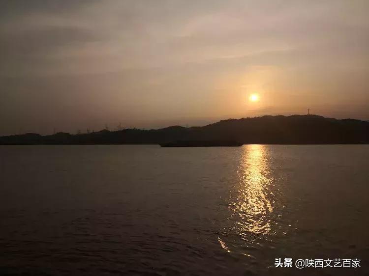 作家专栏：李爱霞散文《三峡人家》