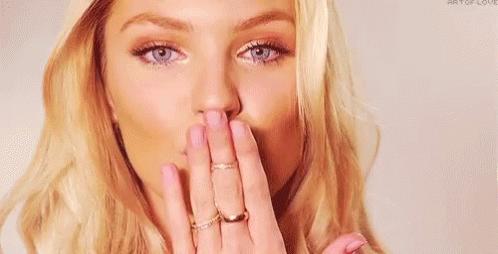 今年秋冬最火的3款卷发秒变仙女,适合30-35岁女性的卷发造型推荐