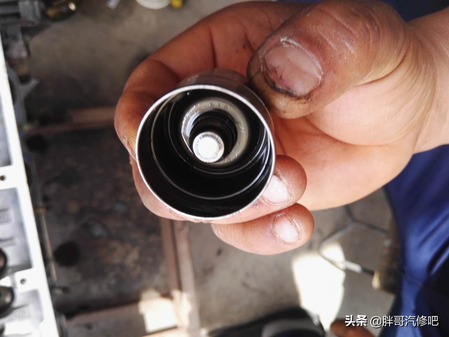 发动机烧机油胖哥,发动机烧机油一定不要着急更换