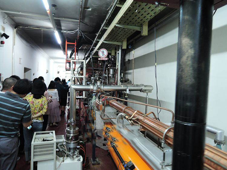 中国有大型电子对撞机吗,中国超级正负离子对撞机